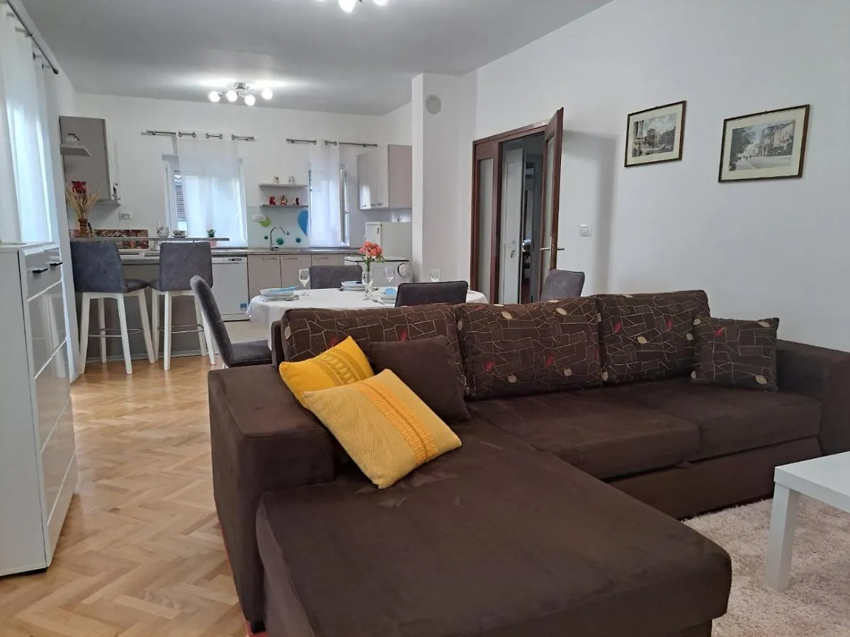 Apartment Rita Dramalj 0*,  Croatia